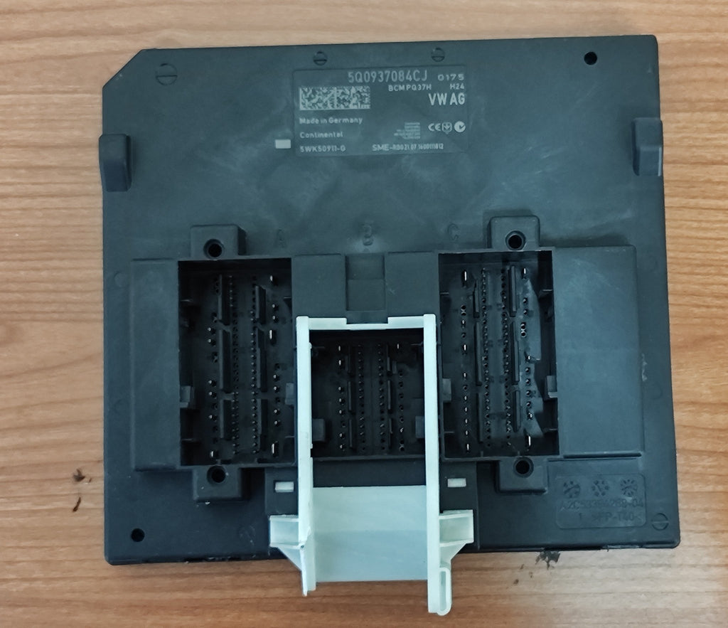 5Q0937084CJ BCMPQ37H Centralina Body Computer Golf 7 - Debiautomotive