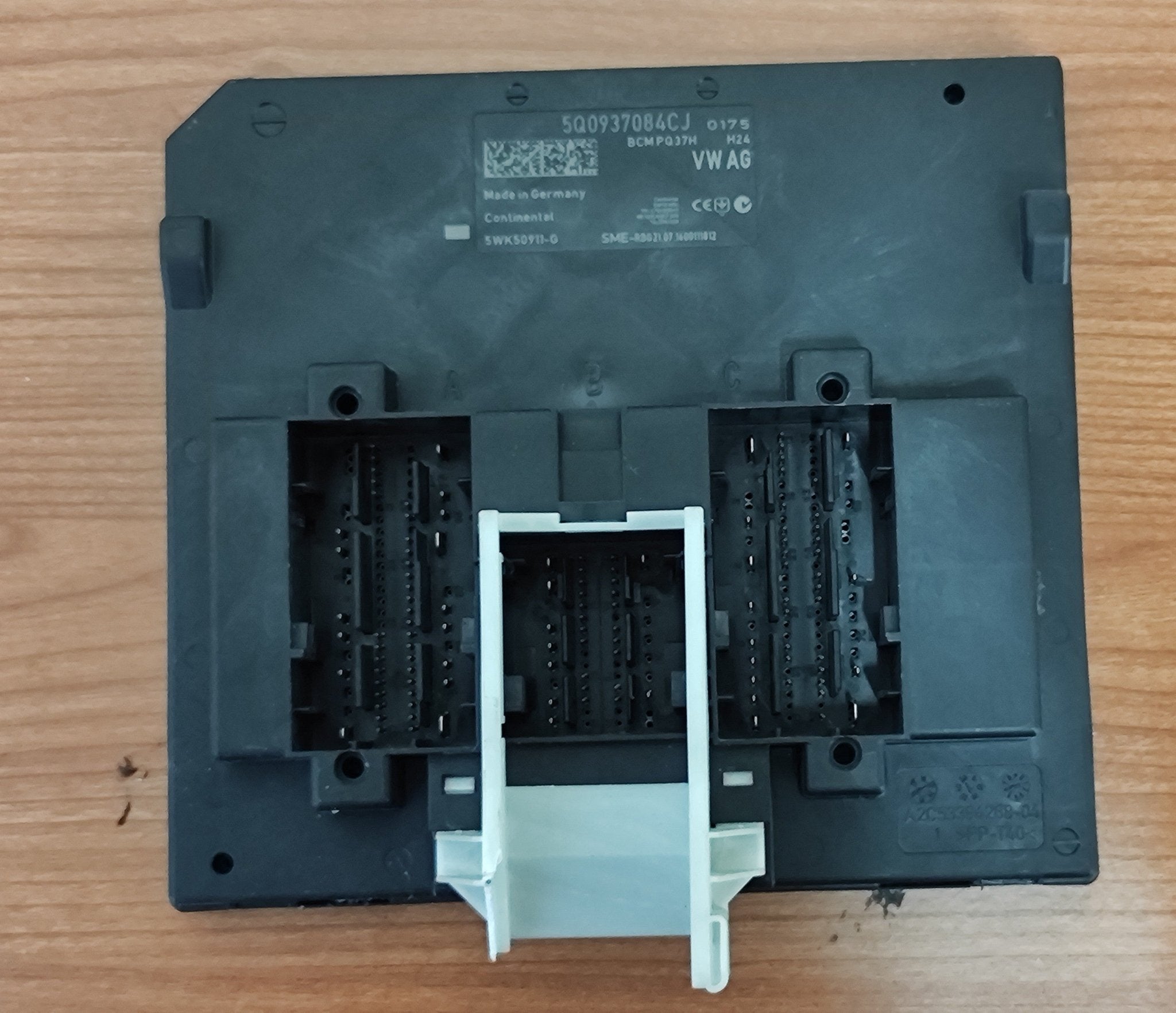 5Q0937084CJ BCMPQ37H Centralina Body Computer Golf 7 - Debiautomotive