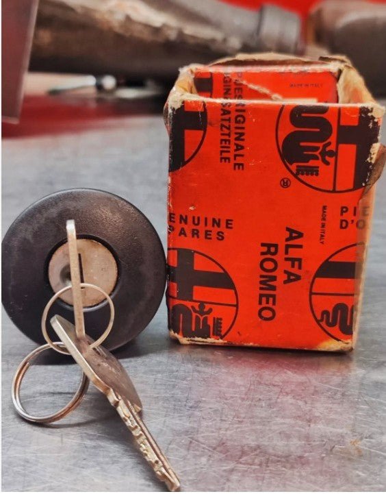 60703887 ORIGINALE tappo serbatoio Alfa Romeo Giulietta (116) - Debiautomotive