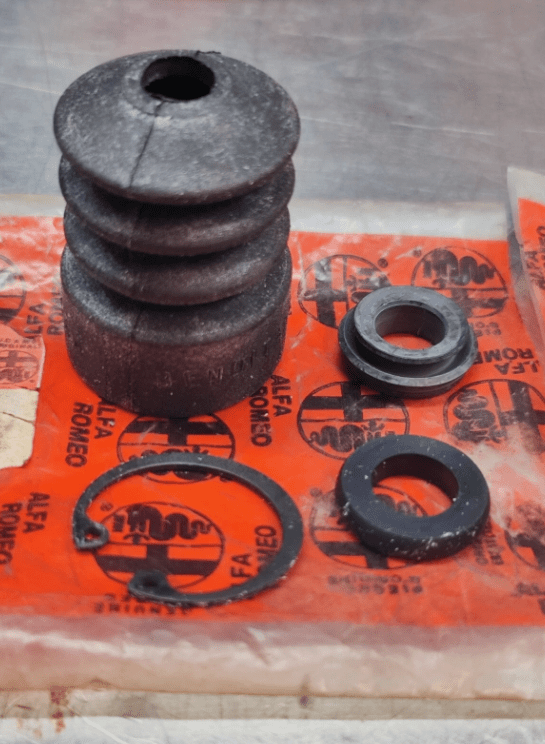 60750849 ORIGINALE kit revisione pompa frizione Alfa Romeo 33 - Debiautomotive