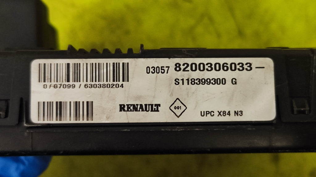 8200306033 S118399300G UPCX84N3 Body Computer Renault Megan Scenic - Debiautomotive