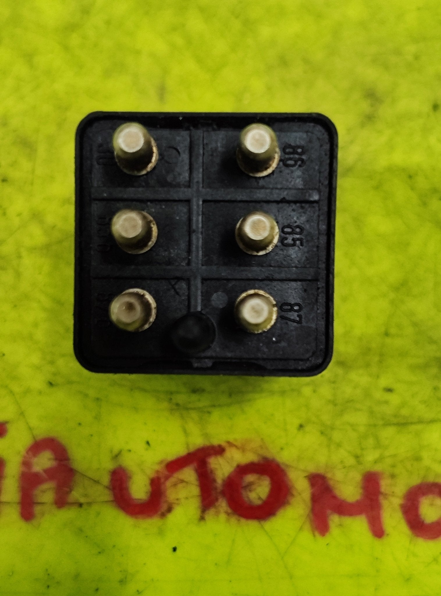 91161815400 898247 relè pompa carburante Porsche 911 - Debiautomotive