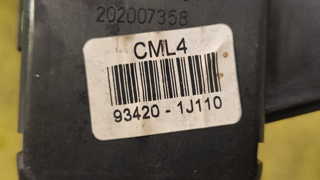 93420 - 1J110 93410 - 1J200 devio luci Hyundai i20 - Debiautomotive