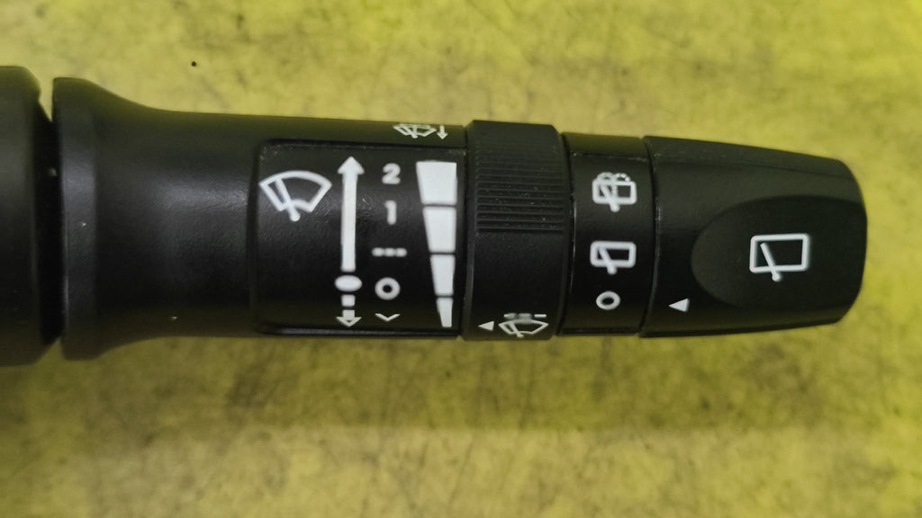 93420 - 1J110 93410 - 1J200 devio luci Hyundai i20 - Debiautomotive