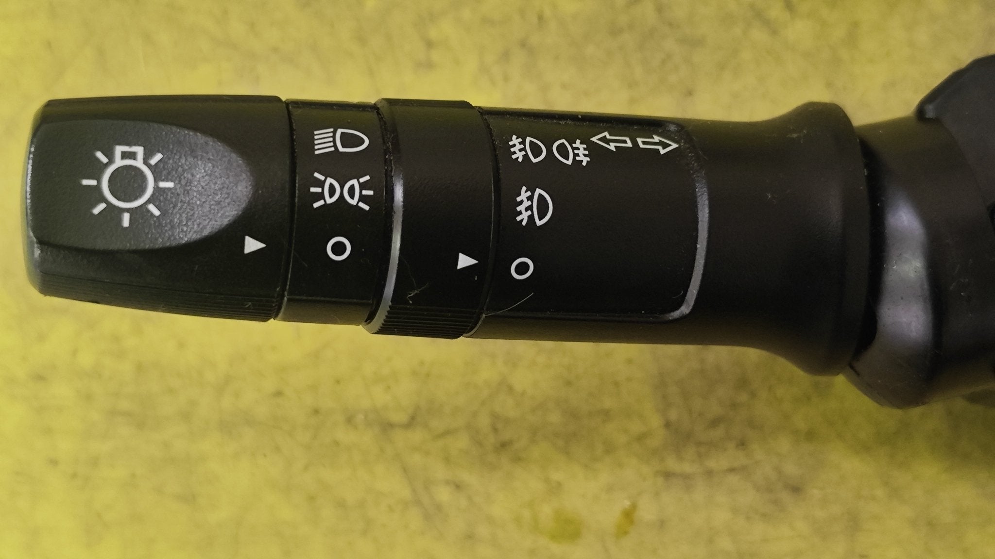 93420 - 1J110 93410 - 1J200 devio luci Hyundai i20 - Debiautomotive