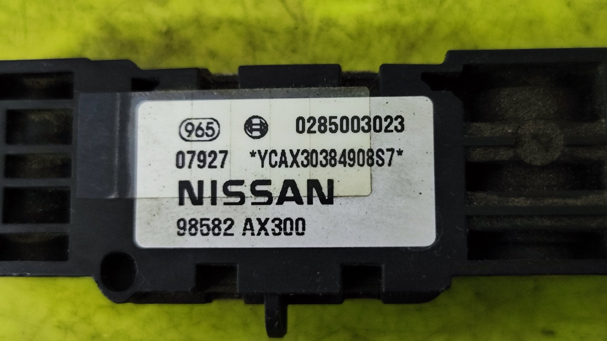 98582AX300 Sensore crash urto airbag Nissan Micra K12 - Debiautomotive
