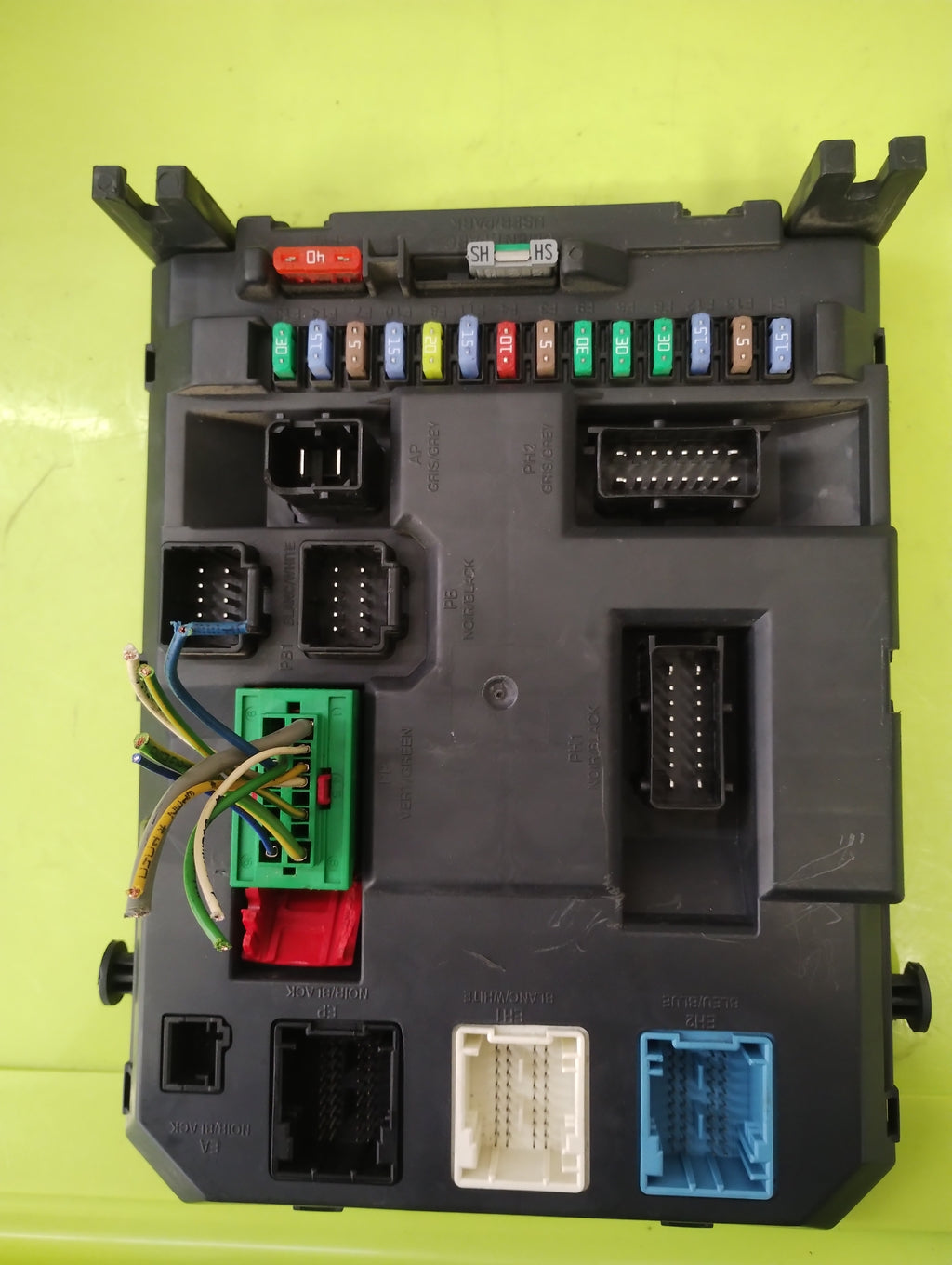Body computer Citroen C3 Peugeot 207 9666952180 BSIEV X03-00