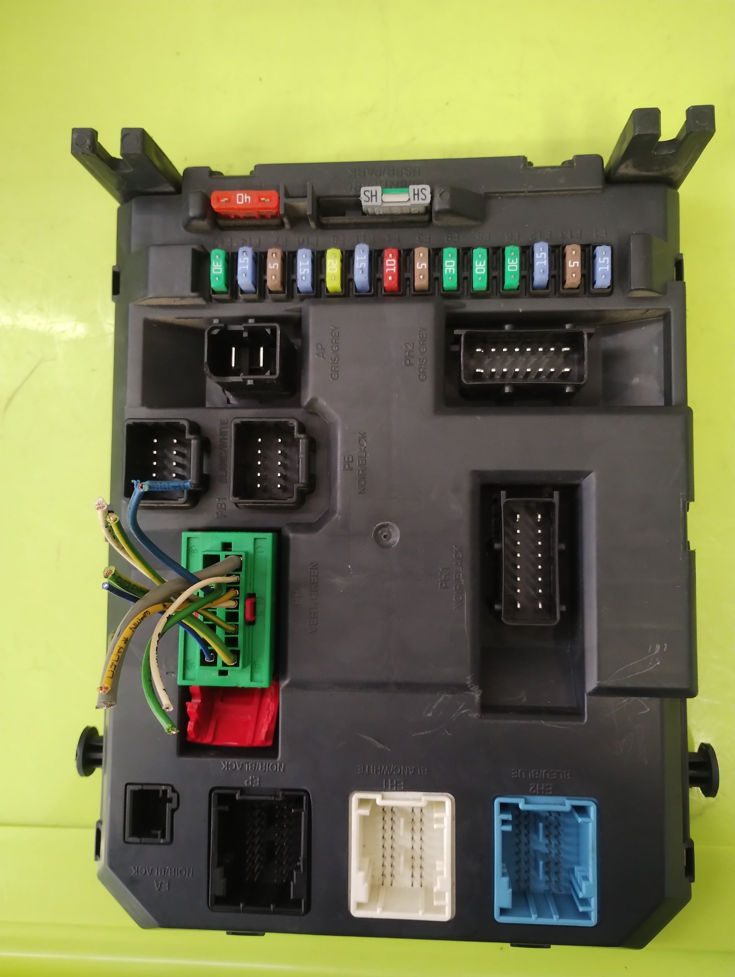 Body computer Citroen C3 Peugeot 207 9666952180 BSIEV X03-00