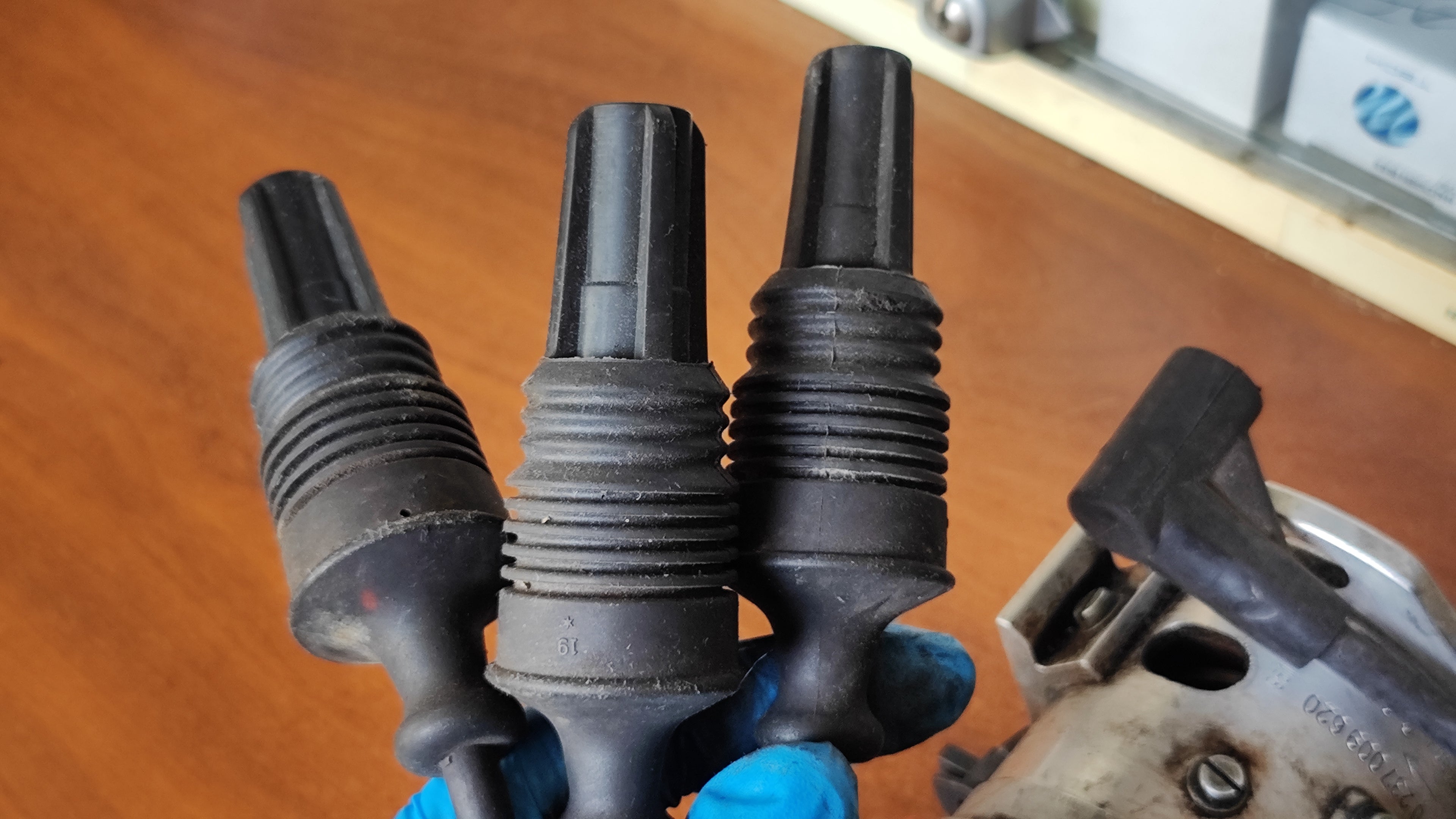 Spinterogeno Peugeot 205 1.6 1.9 GTI JGFU4 0237009620 1235522401 