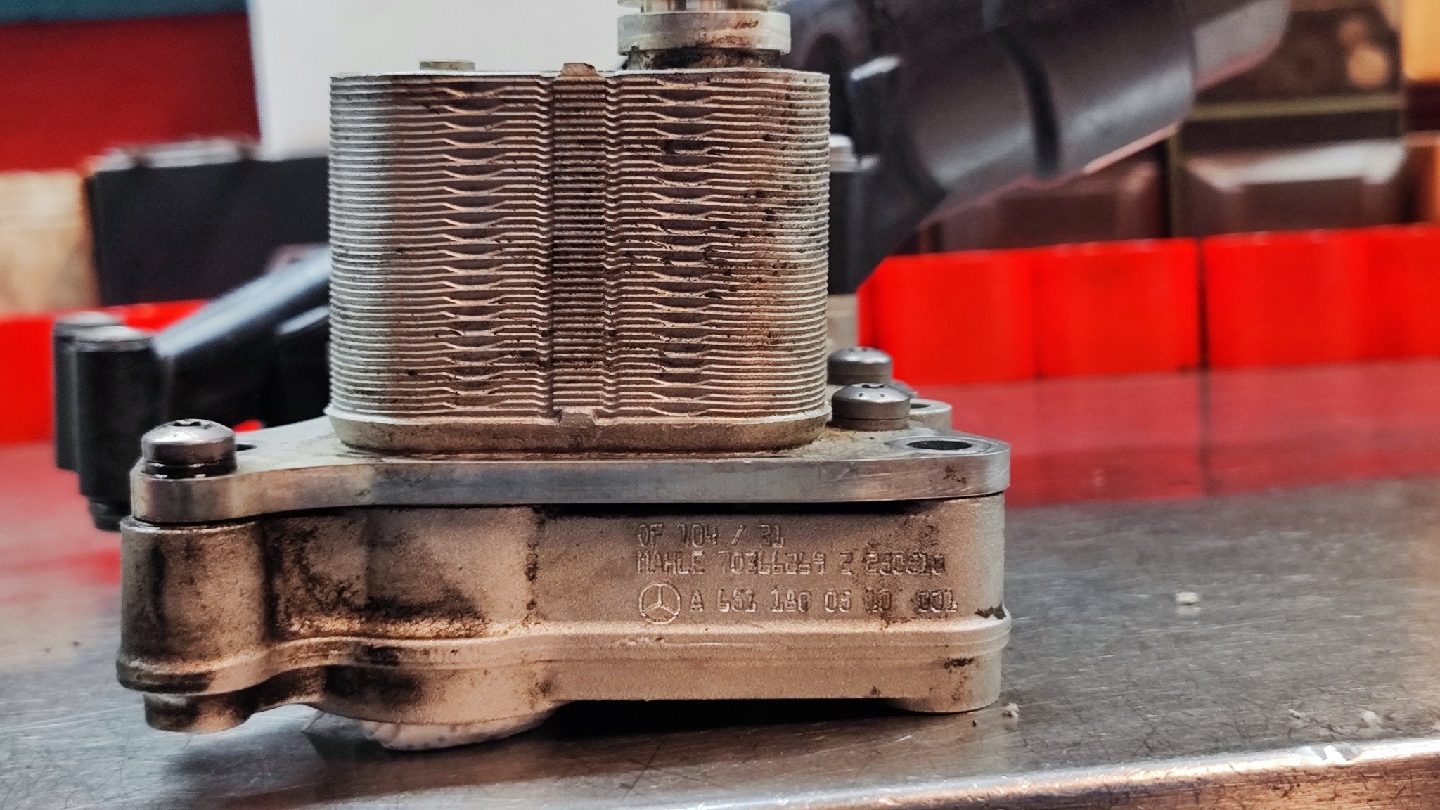 A6511800510 Radiatore Olio Scambiatore di calore Mercedes - Benz - Debiautomotive