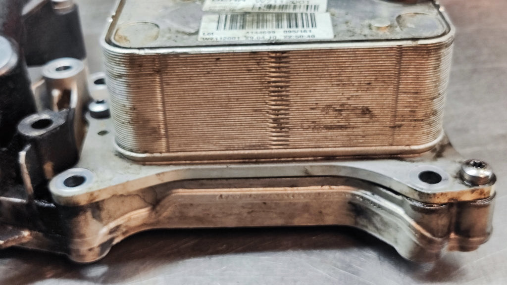 A6511800510 Radiatore Olio Scambiatore di calore Mercedes - Benz - Debiautomotive