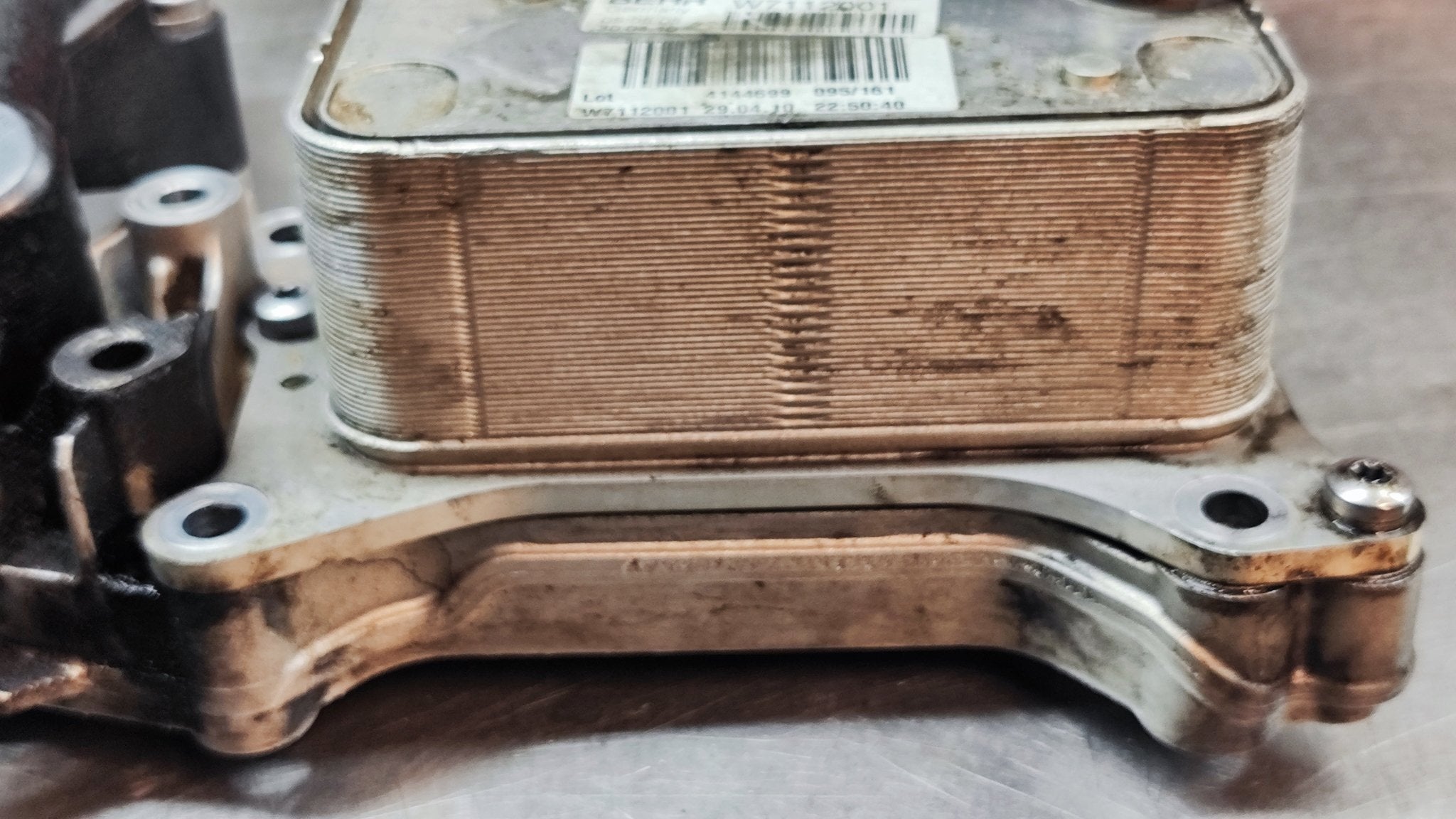 A6511800510 Radiatore Olio Scambiatore di calore Mercedes - Benz - Debiautomotive