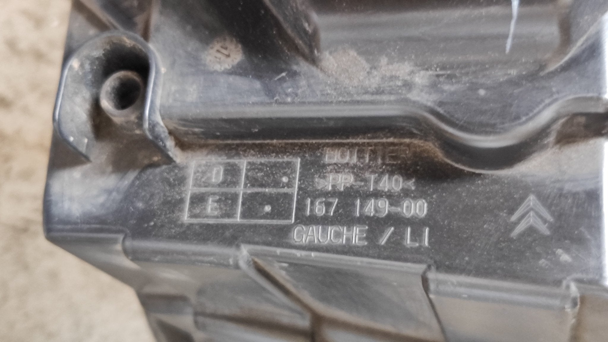 Coppia di fanali anteriori Citroen C3 Picasso 9681873980 - Debiautomotive