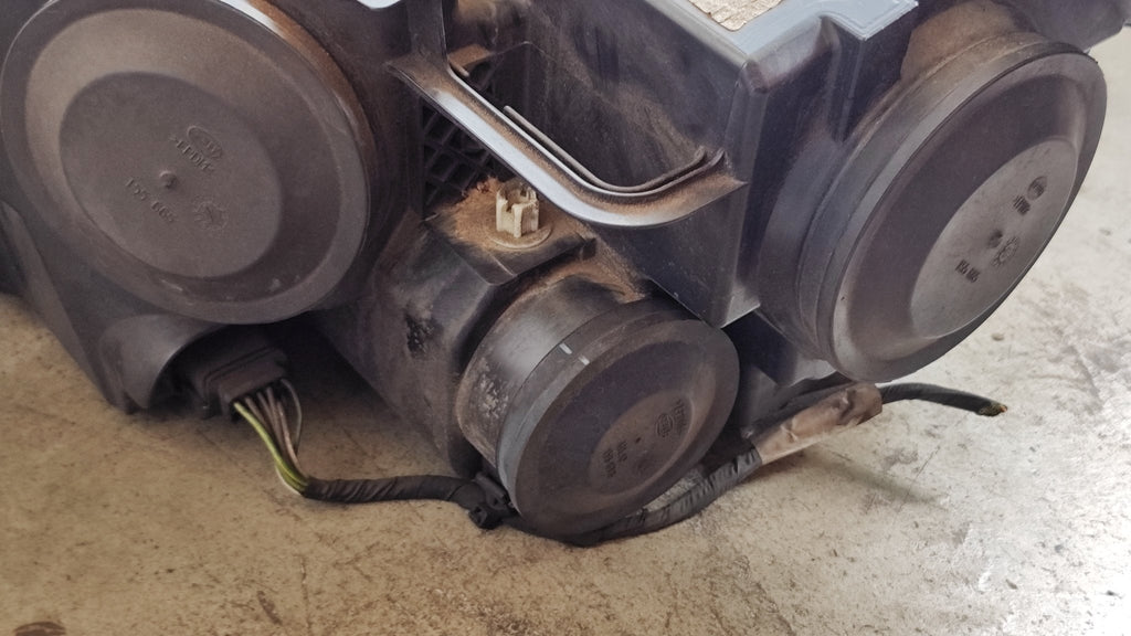 Coppia di fanali anteriori Citroen C3 Picasso 9681873980 - Debiautomotive