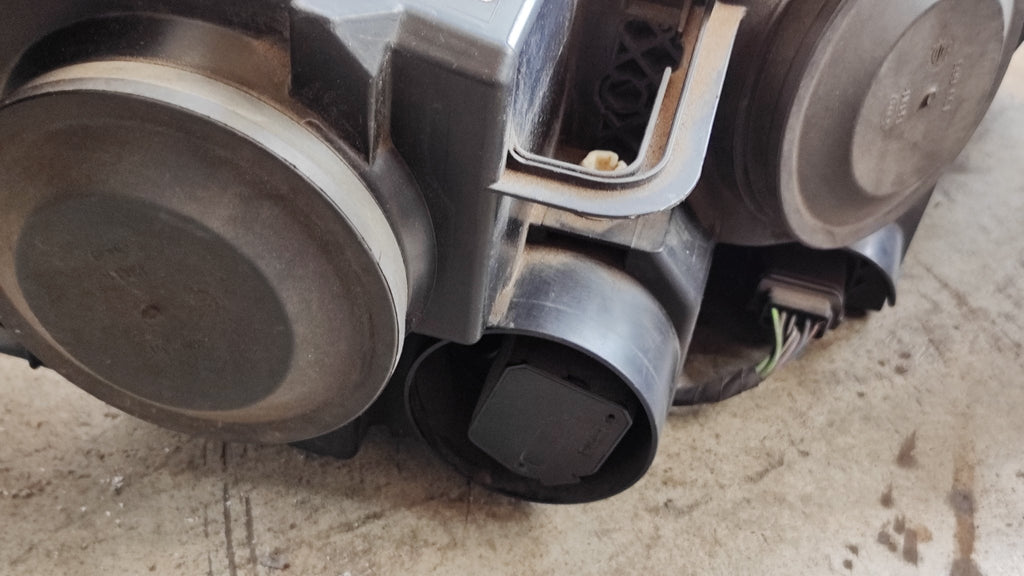 Coppia di fanali anteriori Citroen C3 Picasso 9681873980 - Debiautomotive