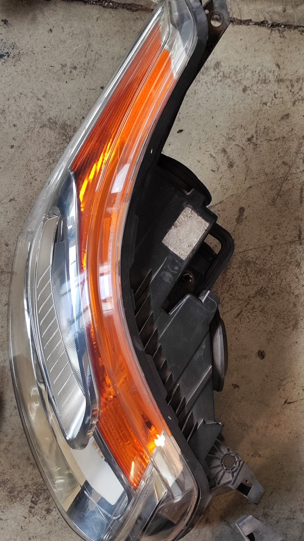 Coppia di fanali anteriori Citroen C3 Picasso 9681873980 - Debiautomotive