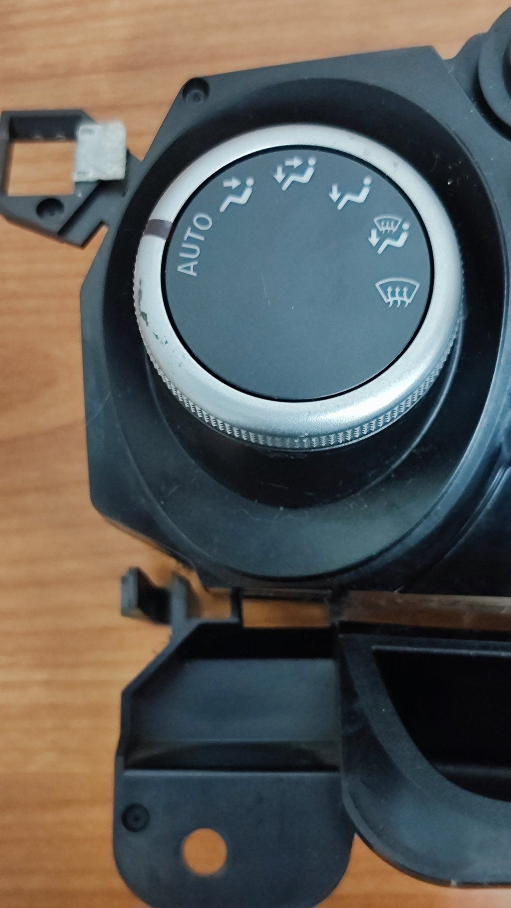 DL4061190A Centralina comandi clima Mazda 2 - Debiautomotive