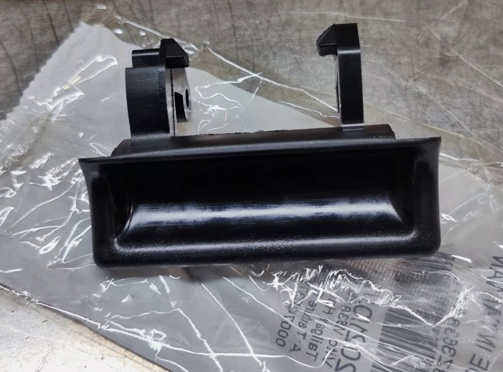 ME9078801 Leva Portellone Nera Mercedes - Vito W638 95/2003 - Debiautomotive