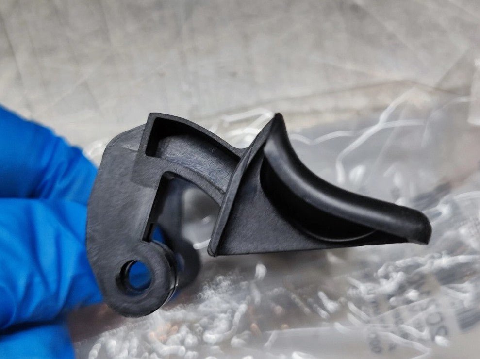 ME9078801 Leva Portellone Nera Mercedes - Vito W638 95/2003 - Debiautomotive